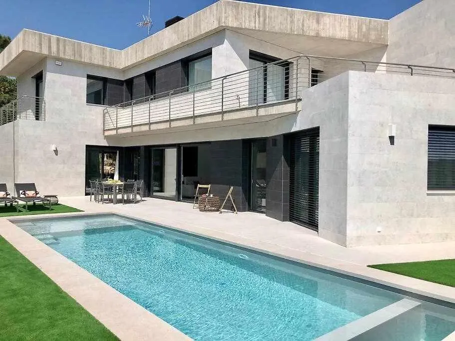 Naramia Sagaro Villa With Poolgarden10 Pax S'Agaro 0*,  Spain